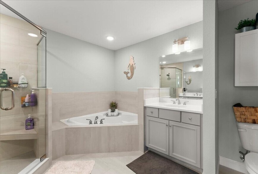 Building Photo - 6 Riverwalk Drive