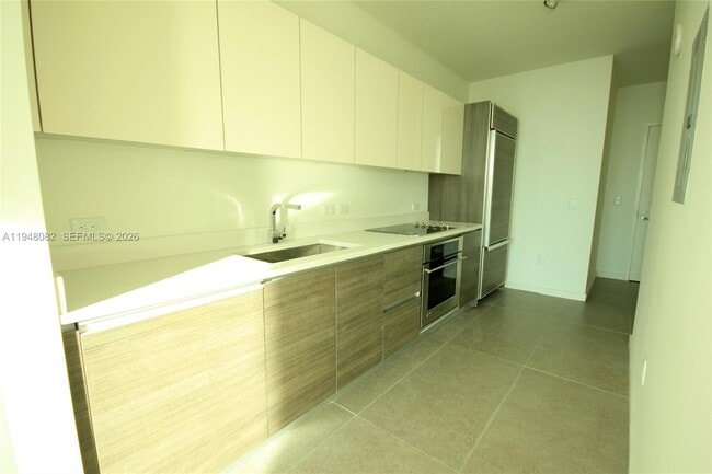 Building Photo - 1100 S Miami Ave