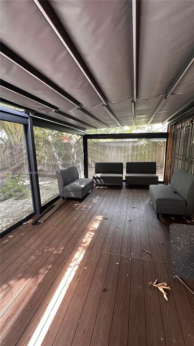 Building Photo - 110 NW 198th St