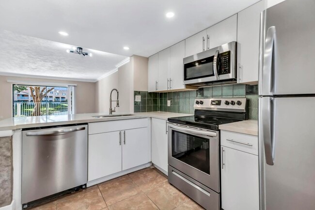 Building Photo - 5200 NW 31st Ave