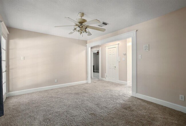 Building Photo - 10455 Antrim Ln