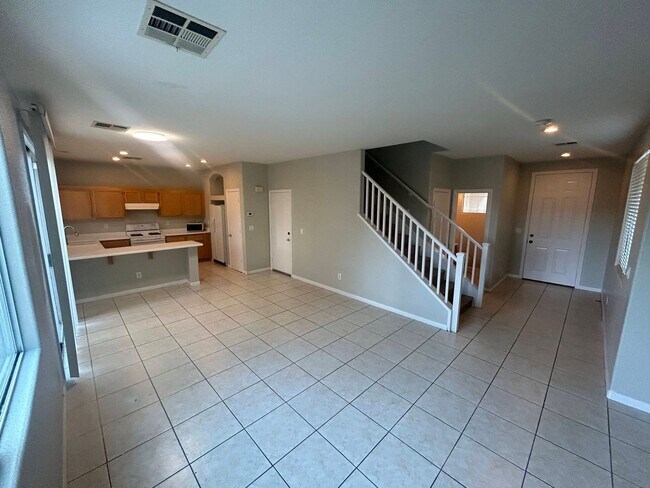 Building Photo - SW 2 story!