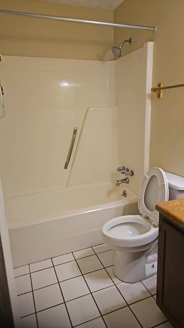 Building Photo - New Year's Move In Special!!!  Renovated 3 Bedroom/2.5 Bath Home For Rent In Convenient Jonesboro...