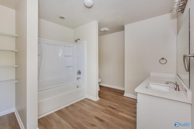 Building Photo - 123 Fire Fly Ln