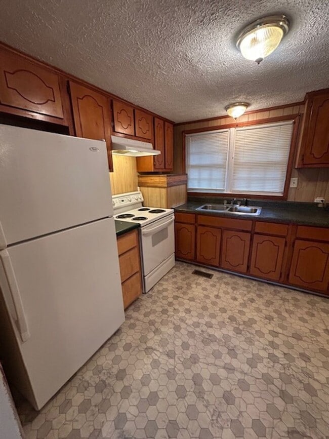 Building Photo - 3-Bedroom, 1-Bath House