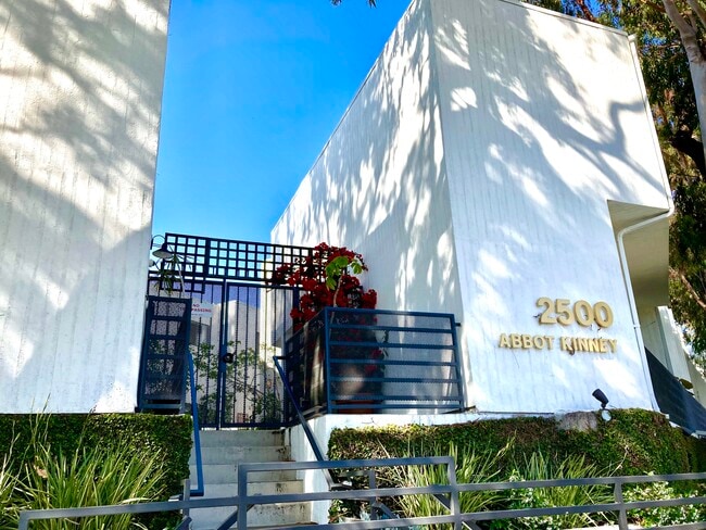 Building Photo - 2500 Abbot Kinney Blvd
