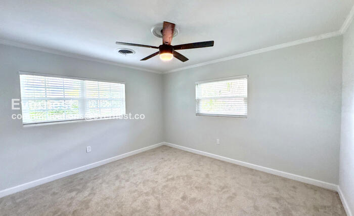 Building Photo - 111 Carlyle Dr