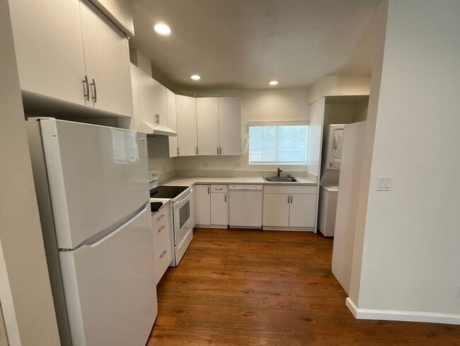 Building Photo - 5006 N Banna Ave