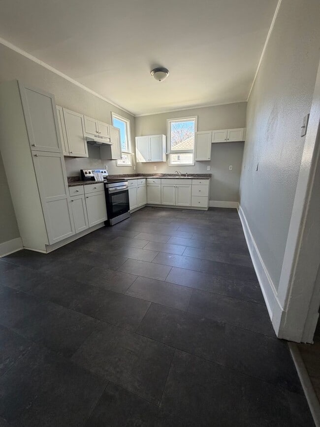 Building Photo - Deposit Special! You're Home Awaits