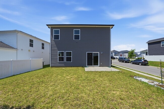 Building Photo - 4371 Skyridge Dr