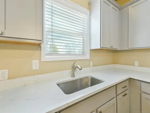 Building Photo - 142 Aspen Cir