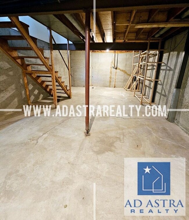 Building Photo - Very Nice 3 Bedroom 2 Bath Duplex in Overland Park-Available in JUNE!!