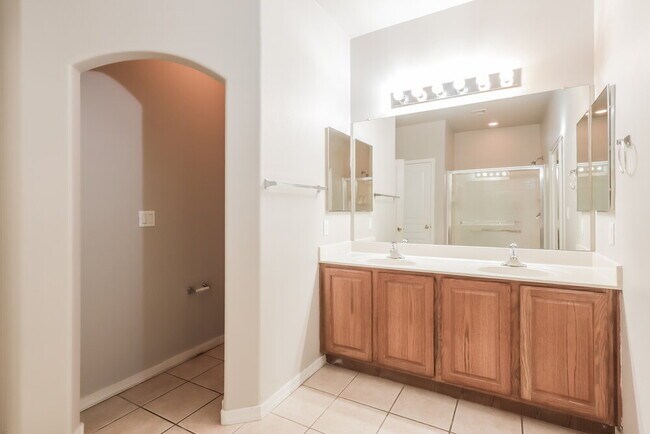 Building Photo - 59 W Calle Bayeta