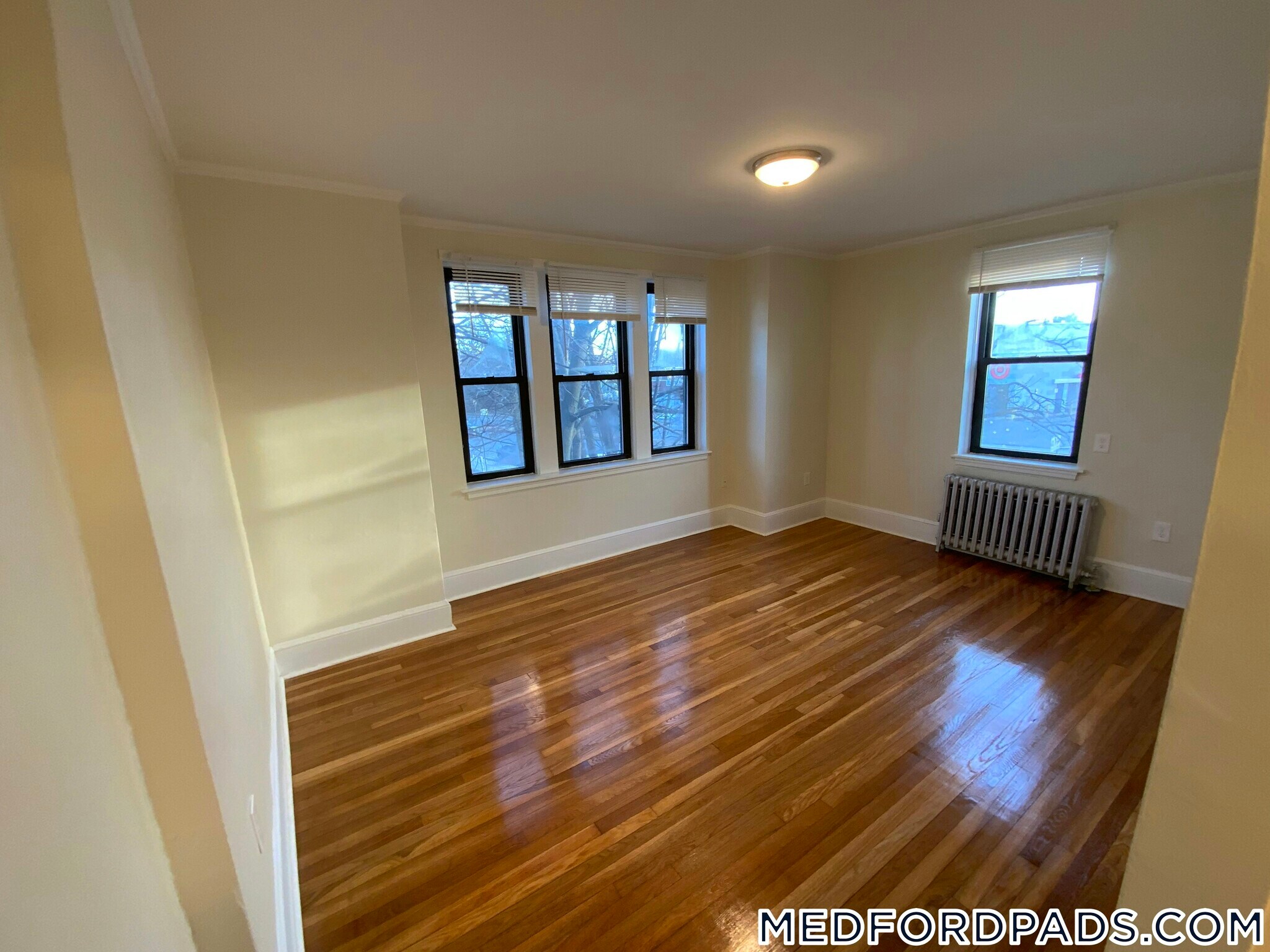 Building Photo - 53 Fellsway W