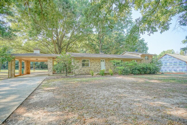 Building Photo - 246 Acorn Acres Rd