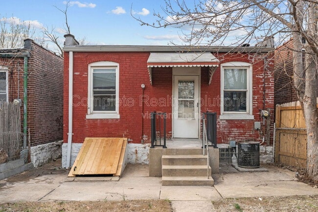 Building Photo - 4642 Idaho Ave