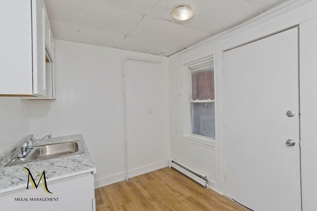 Building Photo - 528-532 Union Street