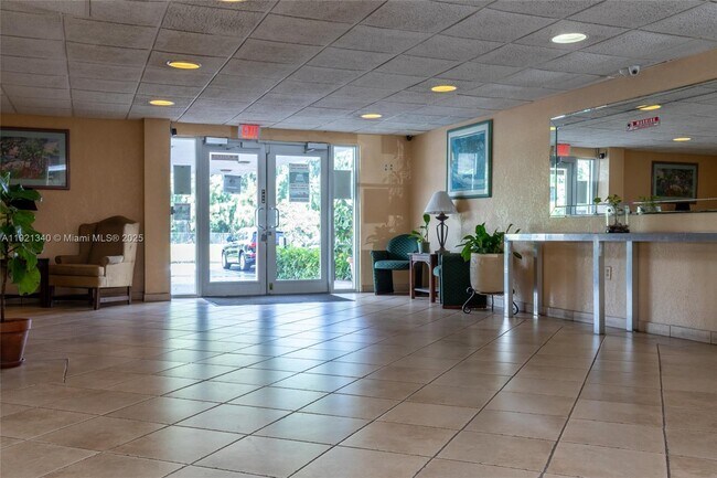 Building Photo - 16465 NE 22nd Ave