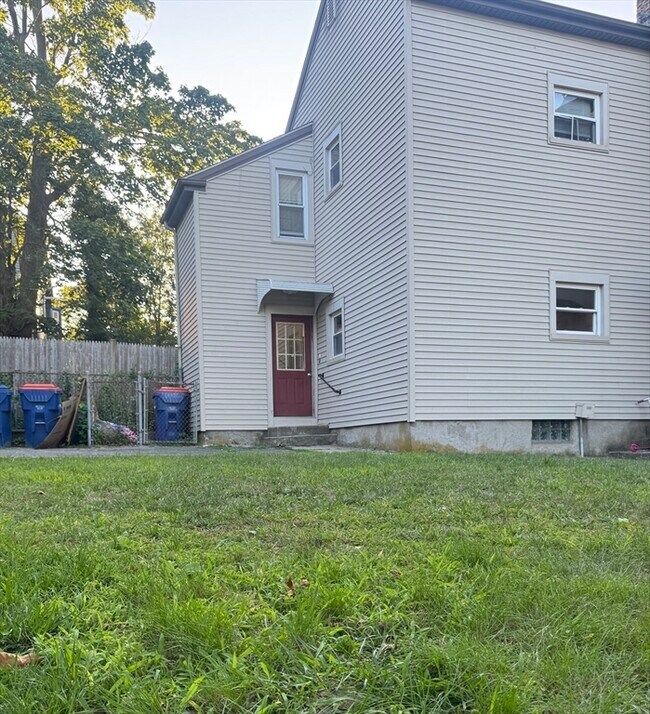Building Photo - 148 Maxfield St