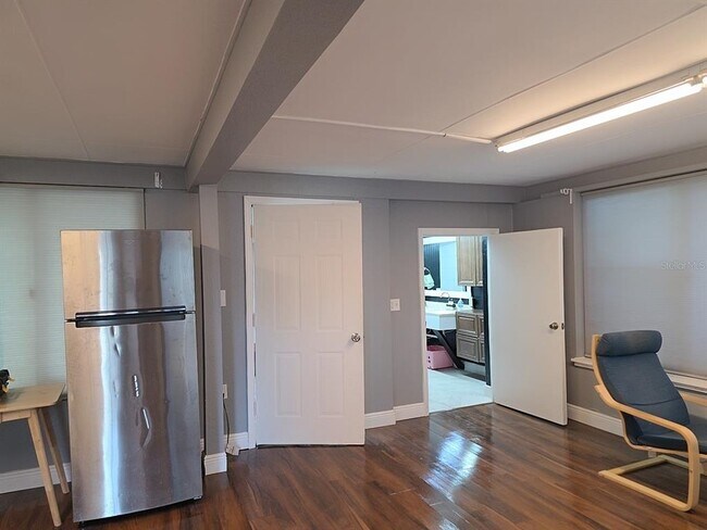 Building Photo - 4713 W El Prado Blvd