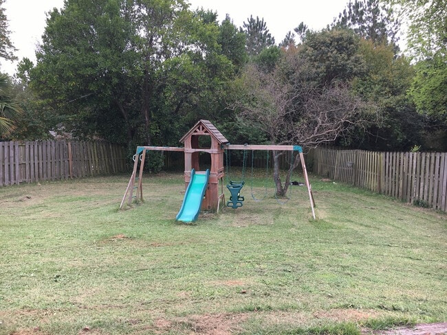 Building Photo - 109 Marigold Dr