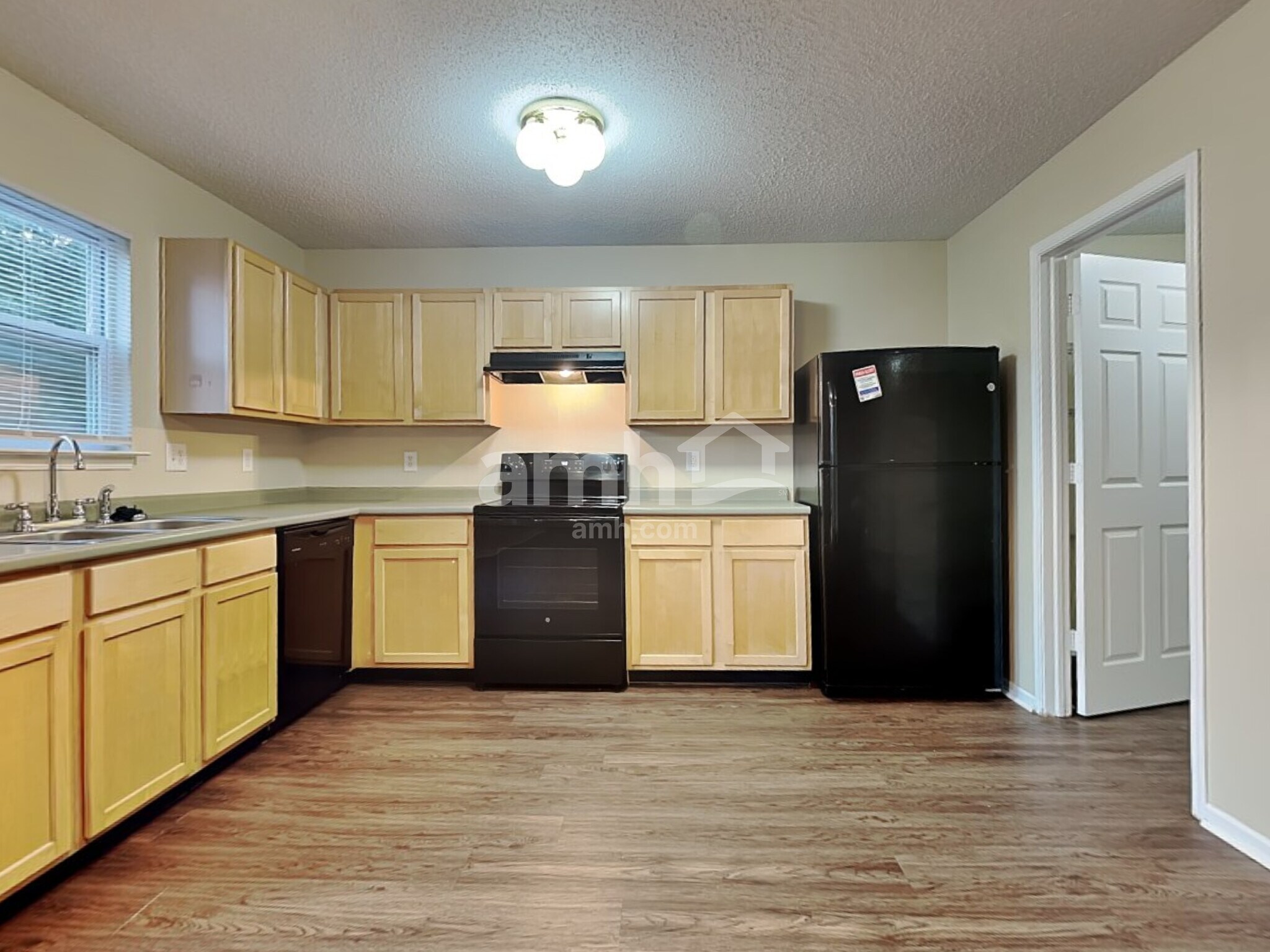 Building Photo - 15135 Fawn Hollow Ln