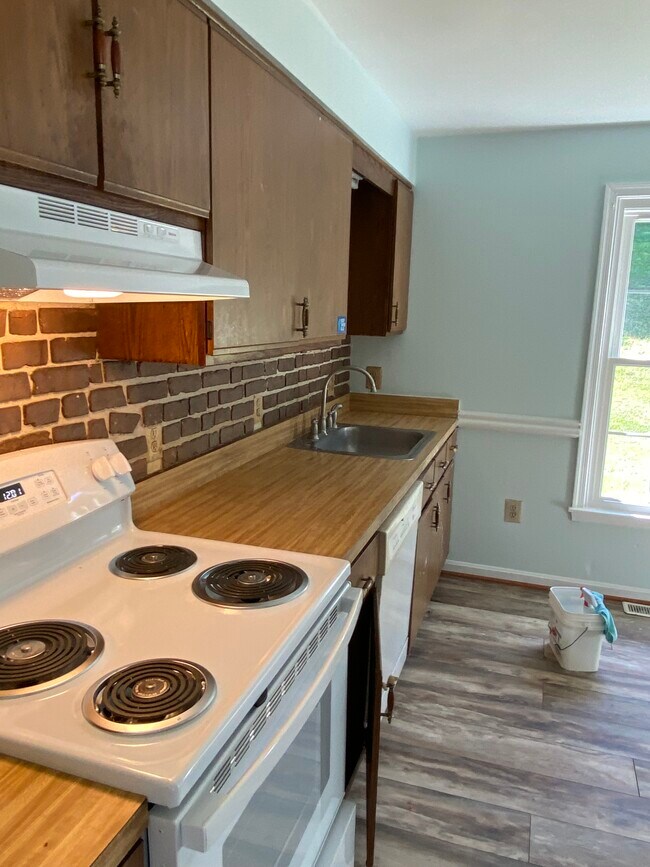 Building Photo - 6621 Greenvale Pkwy