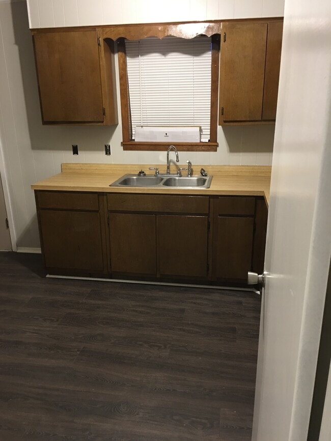 Building Photo - 548 Pin Oak Cove