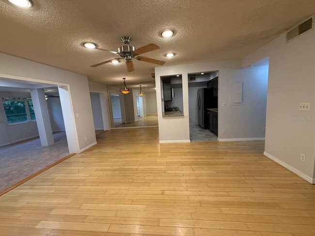 Building Photo - 1217 McMullen Booth Rd