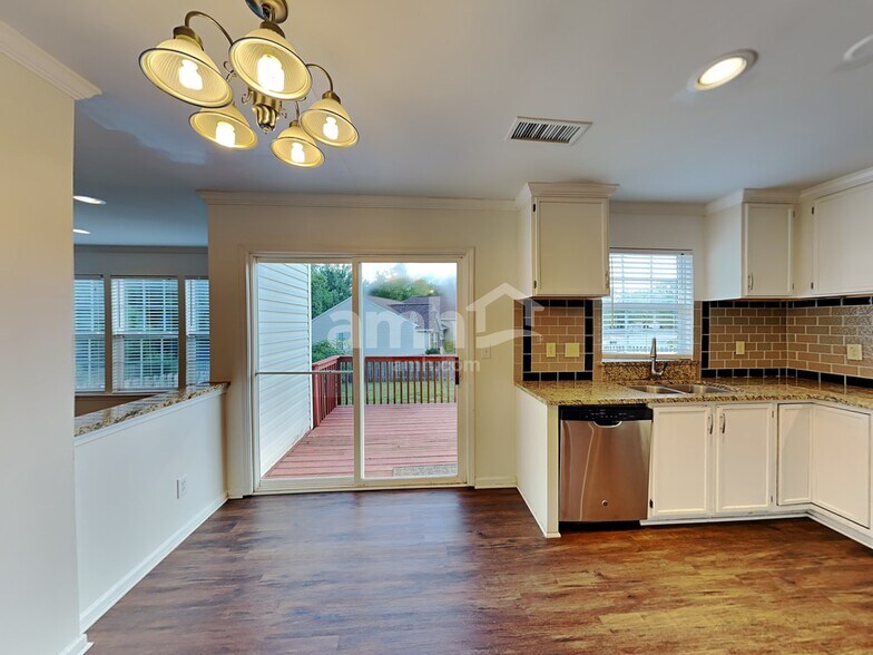 Building Photo - 8517 Farnsworth Ln