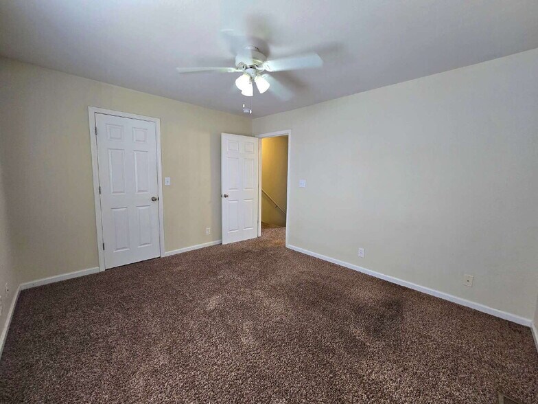 Building Photo - 248-2C EXECUTIVE AVE, CLARKSVILLE, TN 37042