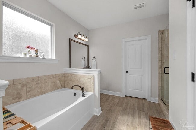 Building Photo - 5718 Oak Hvn Ln