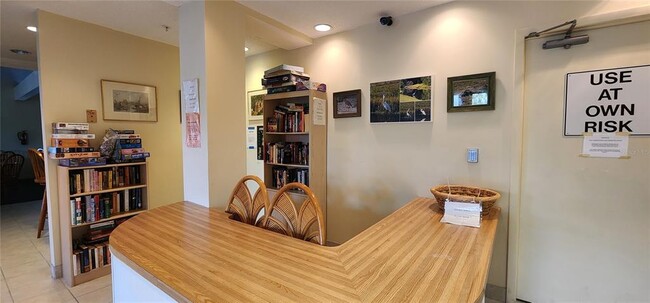 Building Photo - 1515 Pinellas Bayway S