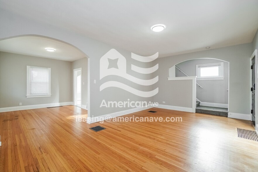 Building Photo - 737 Hampton Ave