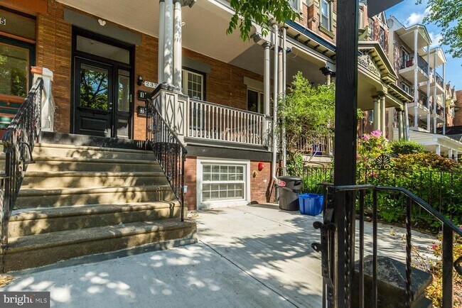 Building Photo - 237 S 45th St