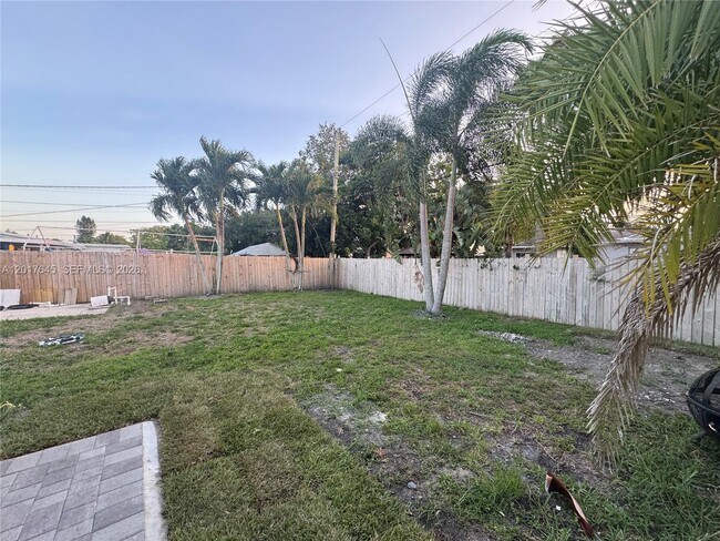 Building Photo - 3010 N 73rd Ave