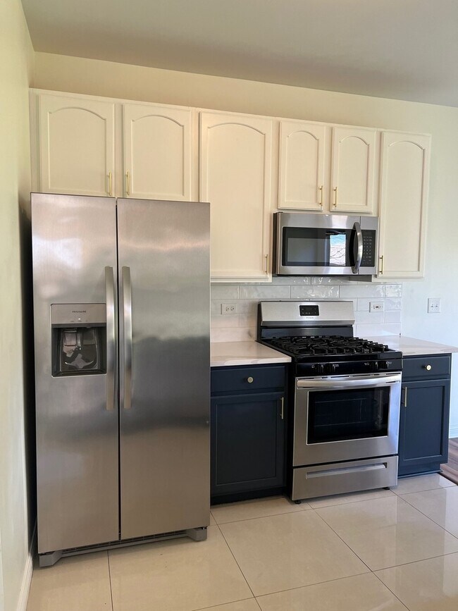 Building Photo - 601 Blackstone Ct