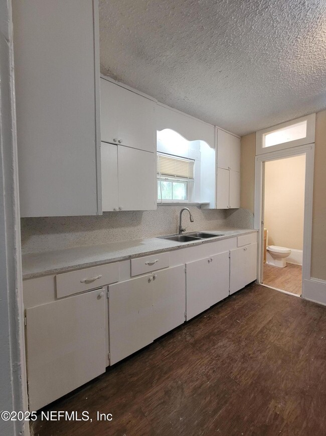 Building Photo - 3842 Boulevard