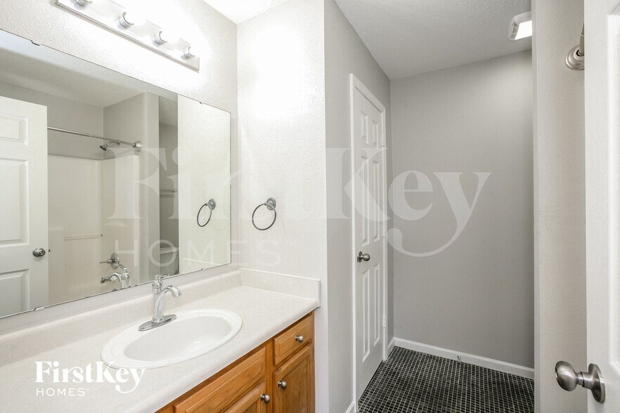 Building Photo - 1902 Cold Spring Dr