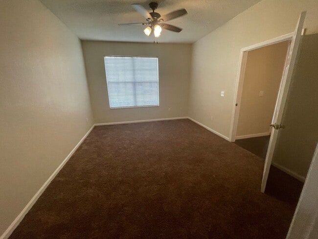 Building Photo - Affordable Elegance! 3 Bed 2 Bath Condo in...