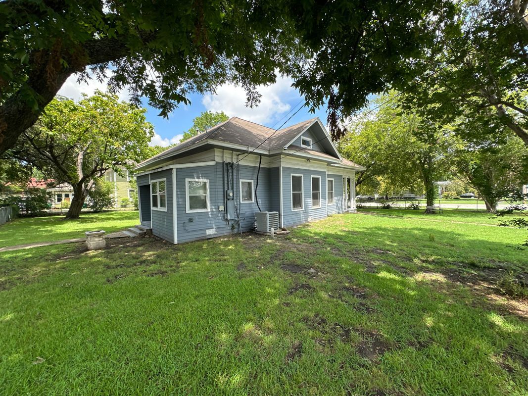 Building Photo - 501 N Virginia St
