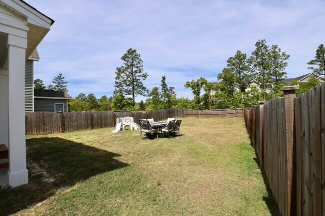 Building Photo - 1052 Ashcroft Cir