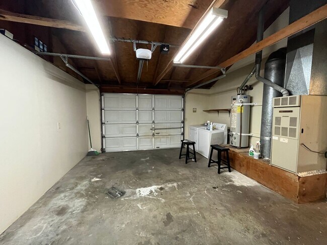 Building Photo - 3361 Edgewood Rd
