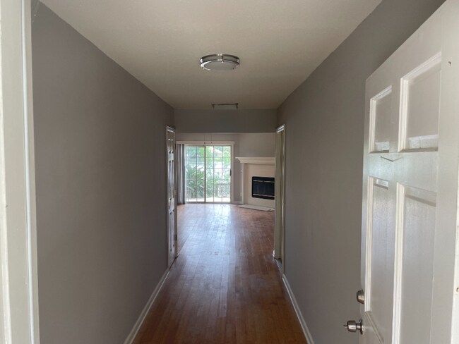 Building Photo - 3706 Sanctuary Way N