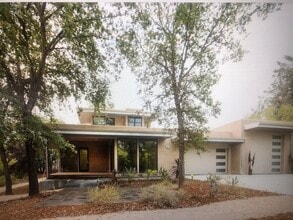 Building Photo - 540 S Cloverdale Blvd