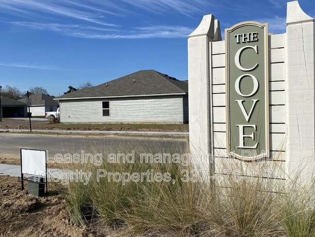 Building Photo - 204 Armstrong Dr