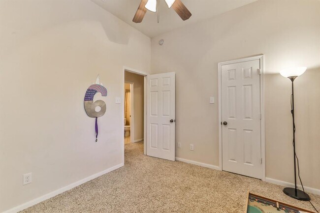 Building Photo - 6511 Lavender Bend Ln