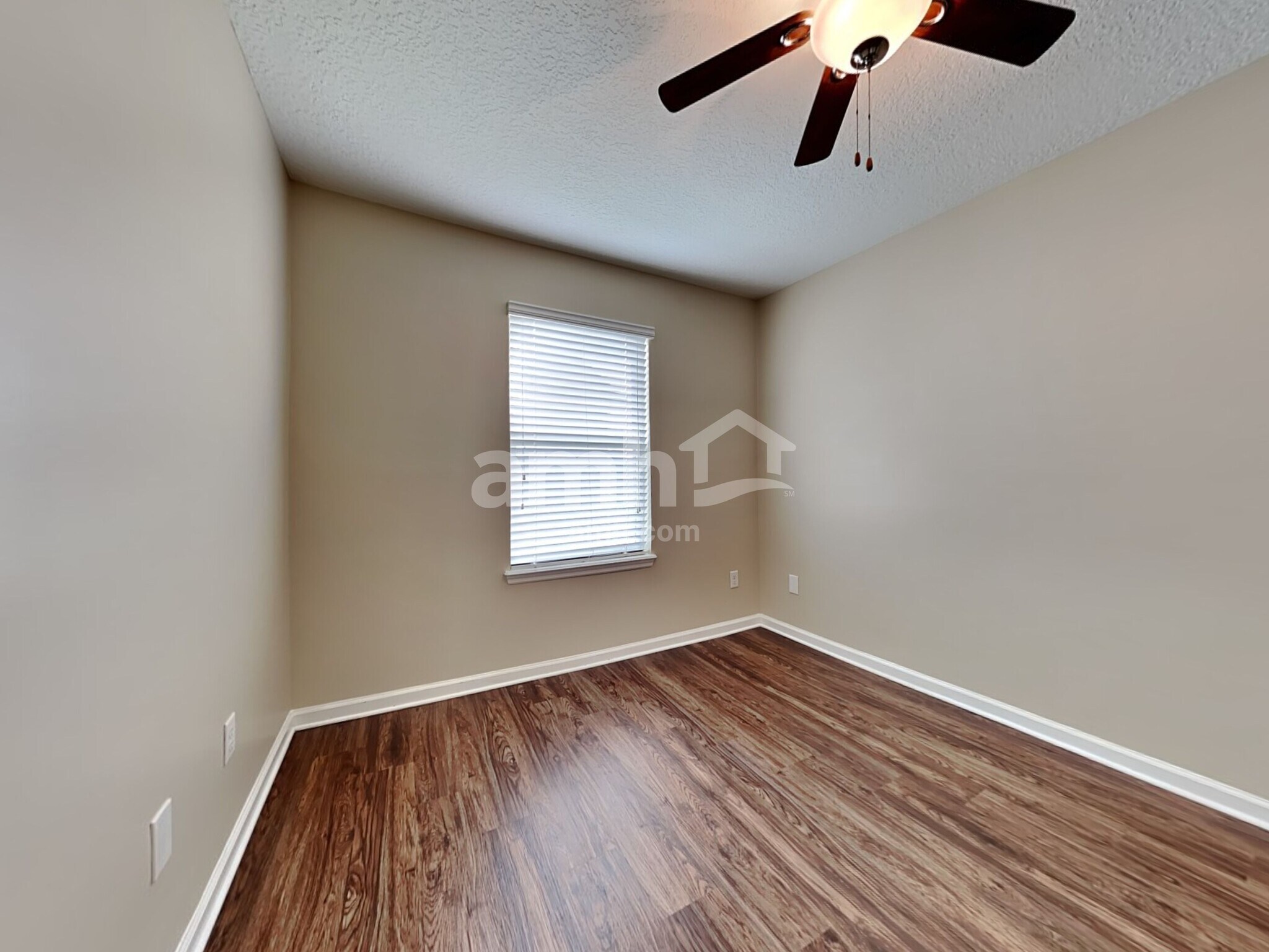 Building Photo - 304 Blossom Way