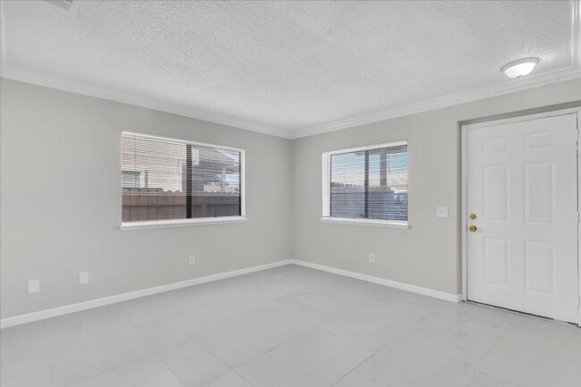 Building Photo - Beautiful 2 BD | 2 Bath