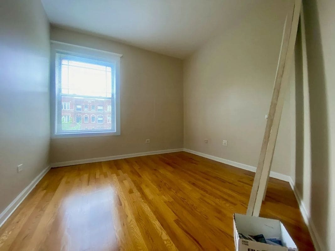 Building Photo - 7505 N Greenview Ave